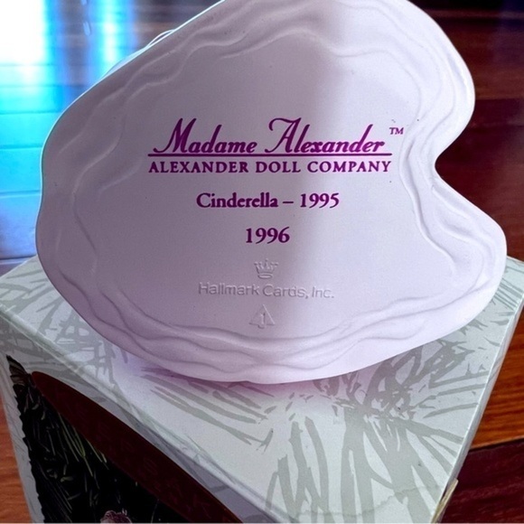 NWB vintage collectible Hallmark Cinderella ornament - Picture 3 of 5